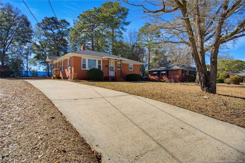 1849 Broadell Dr, Fayetteville, NC 28301