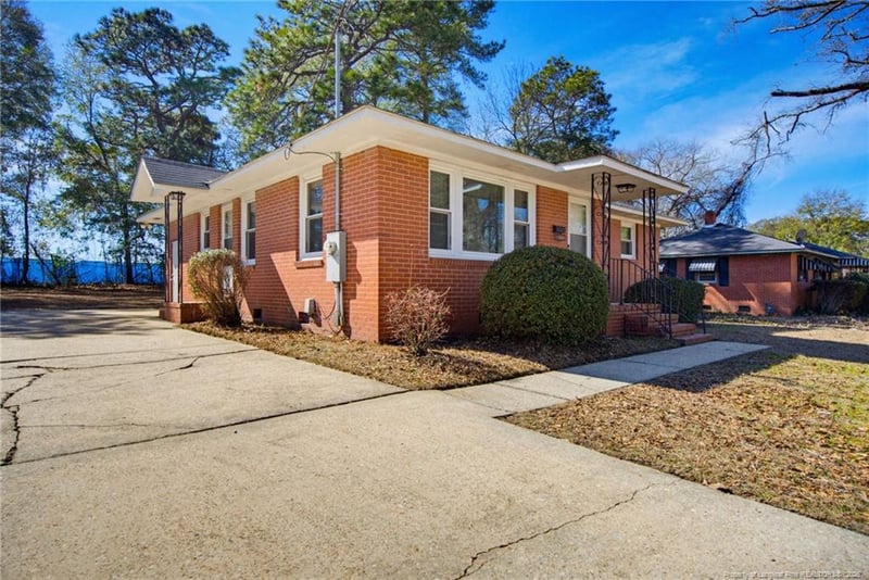 1849 Broadell Dr, Fayetteville, NC 28301