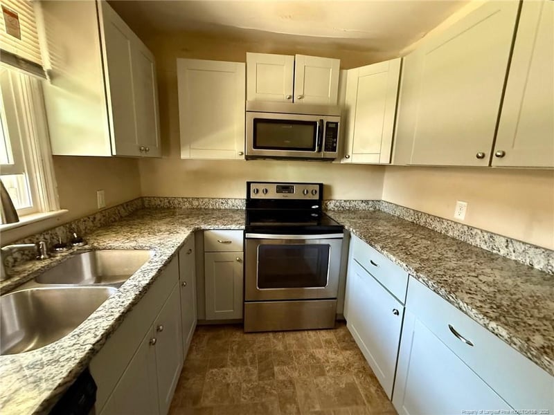 1849 Broadell Dr, Fayetteville, NC 28301