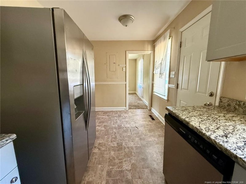 1849 Broadell Dr, Fayetteville, NC 28301