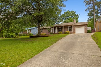1849 Swann St, Fayetteville, NC 28303
