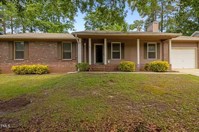 1849 Swann St, Fayetteville, NC 28303