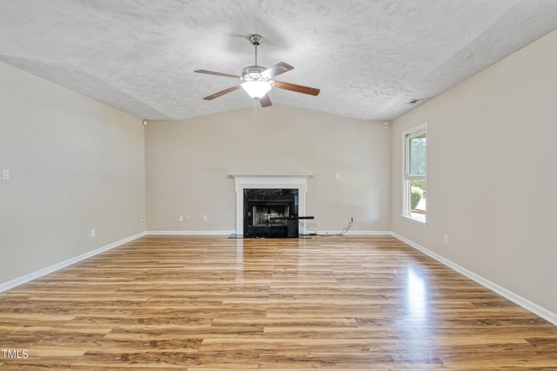 1849 Swann St, Fayetteville, NC 28303