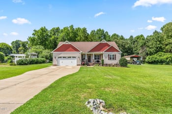 185 Curr Well Dr, Benson, NC 27504