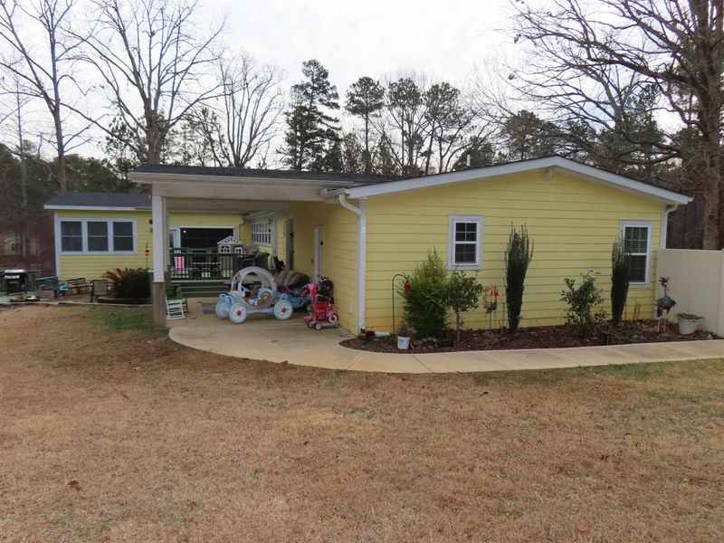 185 Dewar St, Fuquay Varina, NC 27526