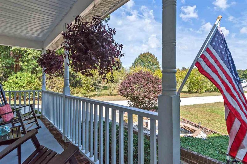 185 Glenmore Cir, Youngsville, NC 27596