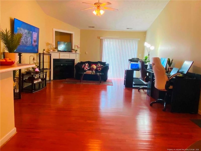 1851 Balmoral Dr, Fayetteville, NC 28304