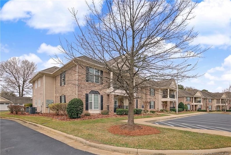 1851 Jennifer Ln #102, Fayetteville, NC 28314