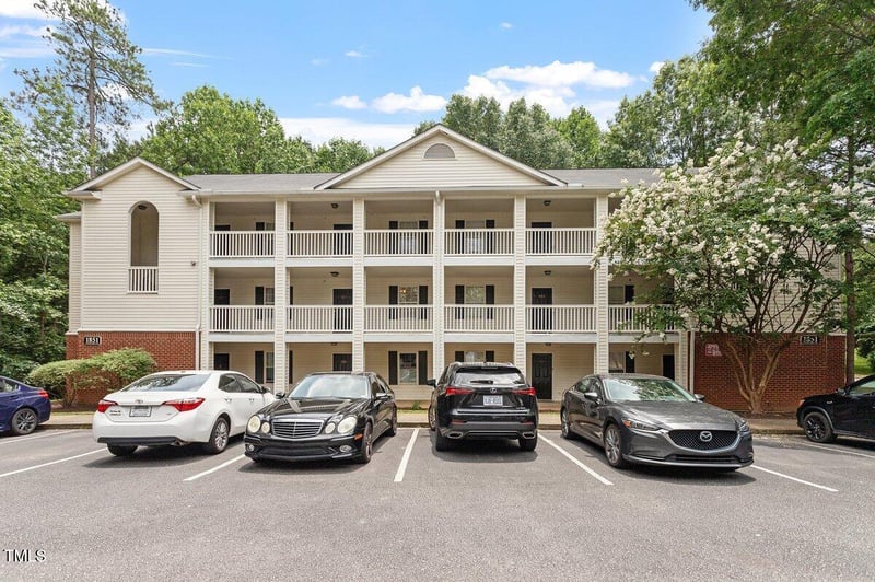 1851 Trailwood Heights Ln, Raleigh, NC 27603