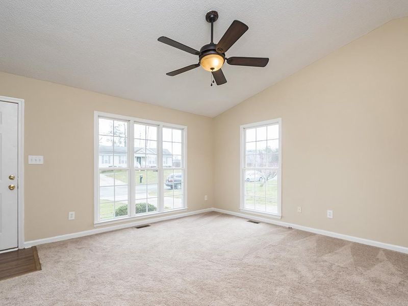 1852 Burch Run Dr, Burlington, NC 27217