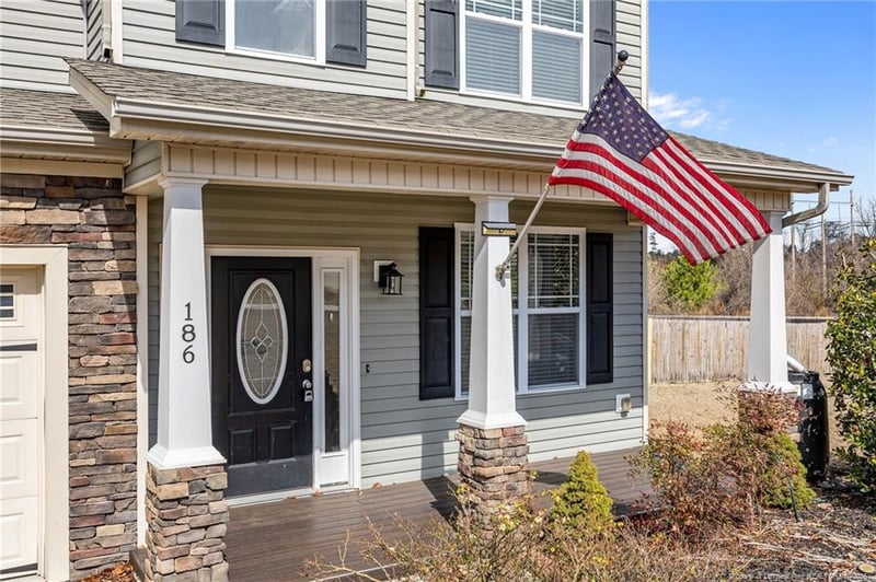 186 Kentucky Derby Ln, Lillington, NC 27546