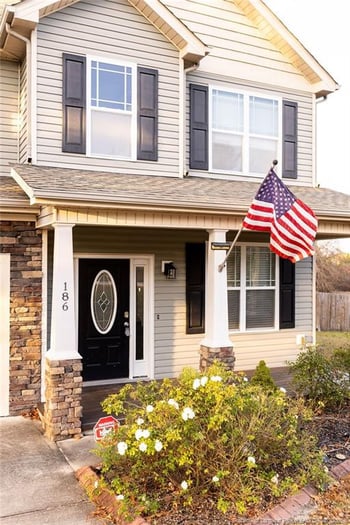 186 Kentucky Derby Ln, Lillington, NC 27546