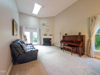 186 St Andrews Ln, Chapel Hill, NC 27517