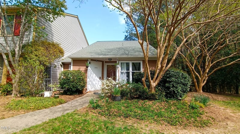 186 St Andrews Ln, Chapel Hill, NC 27517