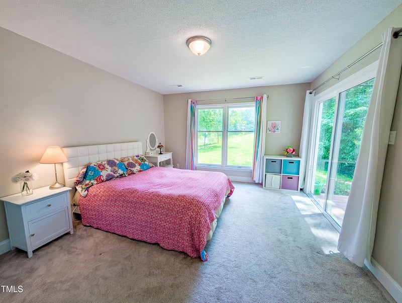 186 St Andrews Ln, Chapel Hill, NC 27517