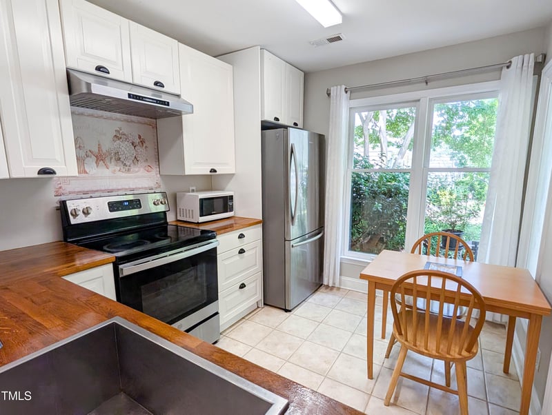 186 St Andrews Ln, Chapel Hill, NC 27517