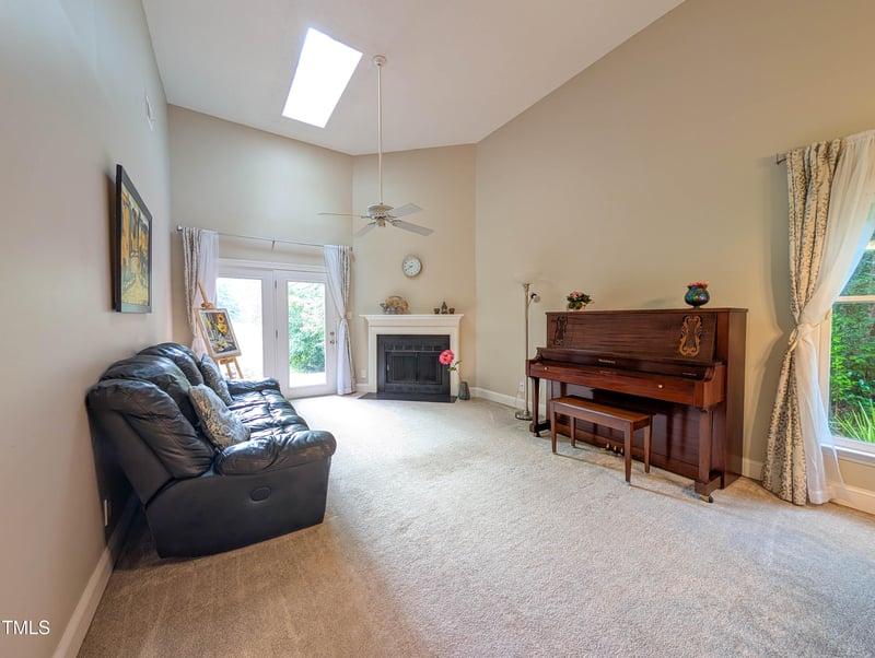 186 St Andrews Ln, Chapel Hill, NC 27517
