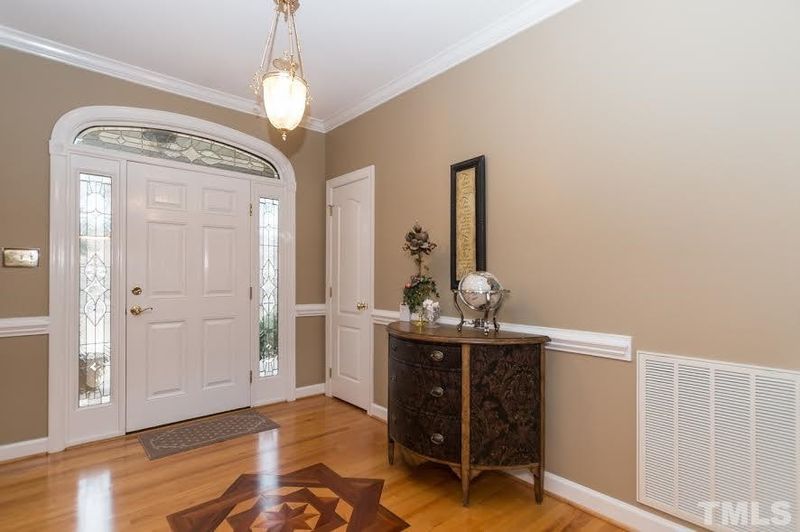 1863 Allen Jarrett Dr, Mebane, NC 27302