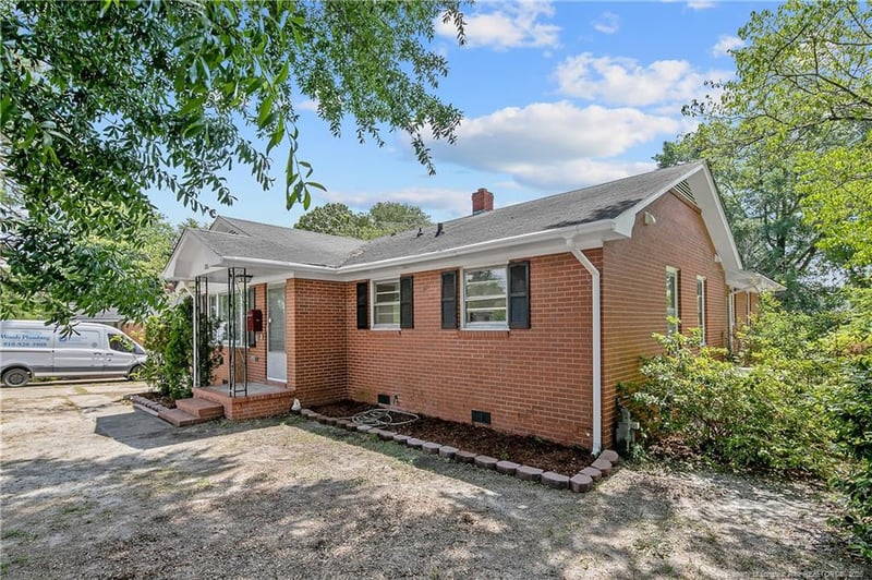 1863 Broadell Dr, Fayetteville, NC 28301