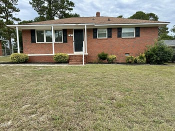 1868 Gola Dr, Fayetteville, NC 28301