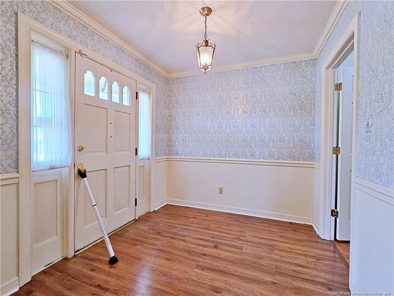 1869 Conover Dr, Fayetteville, NC 28304