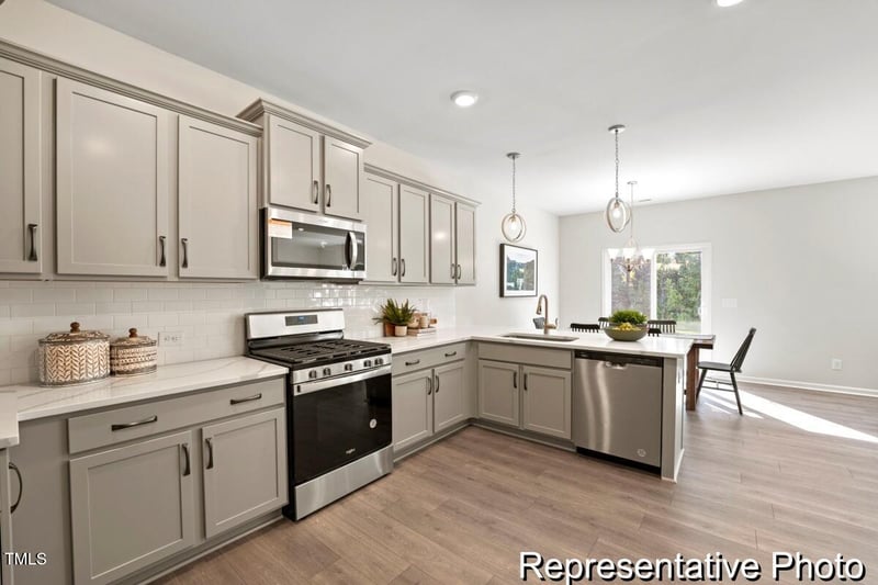 187 Curling Creek Dr, Clayton, NC 27527
