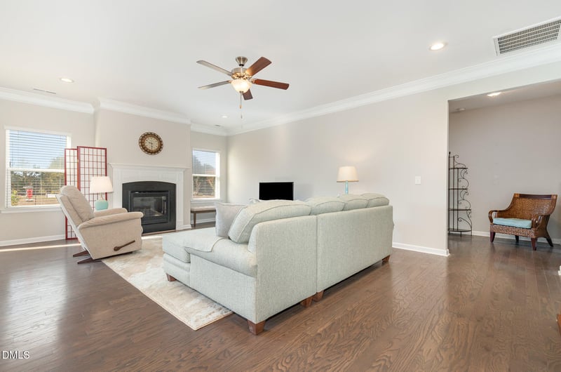 187 Highland Rhodes Dr, Clayton, NC 27520