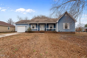 1870 Windlock Dr, Fayetteville, NC 28304