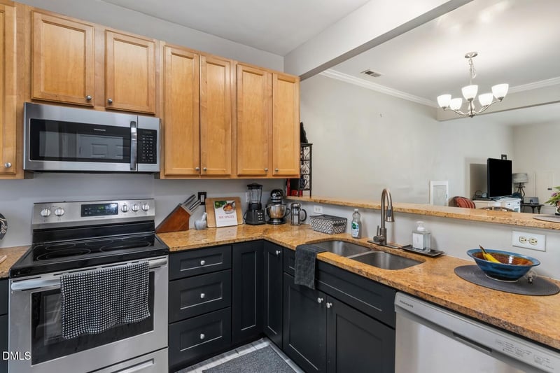 1873 Birmingham Dr, Hillsborough, NC 27278