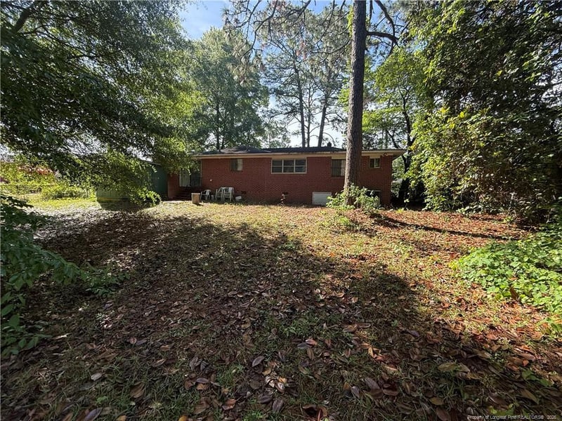 1876 Gola Dr, Fayetteville, NC 28301