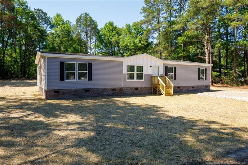 1878 Gumberry Ct, Hope Mills, NC 28348