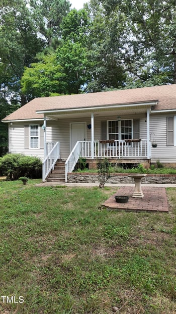 188 Bridges Ln, Youngsville, NC 27596
