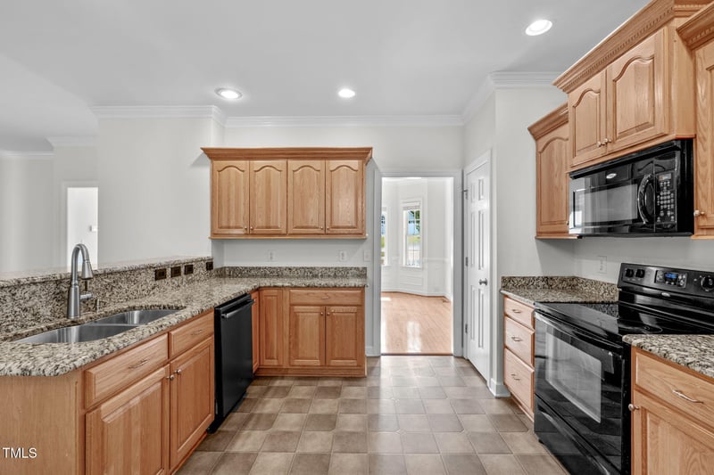 188 Worthington Ct, Clayton, NC 27527