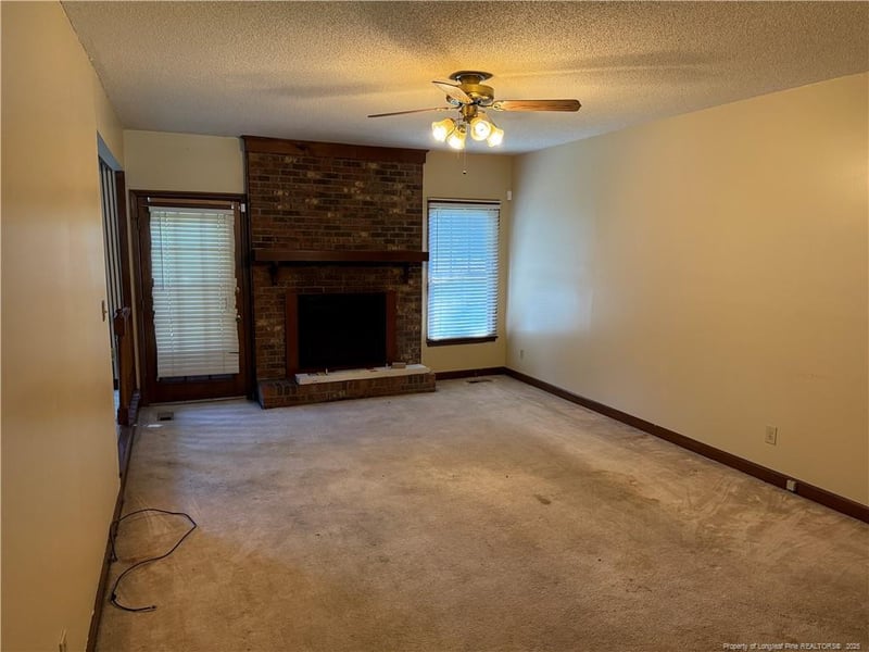 1886 Windlock Dr, Fayetteville, NC 28304