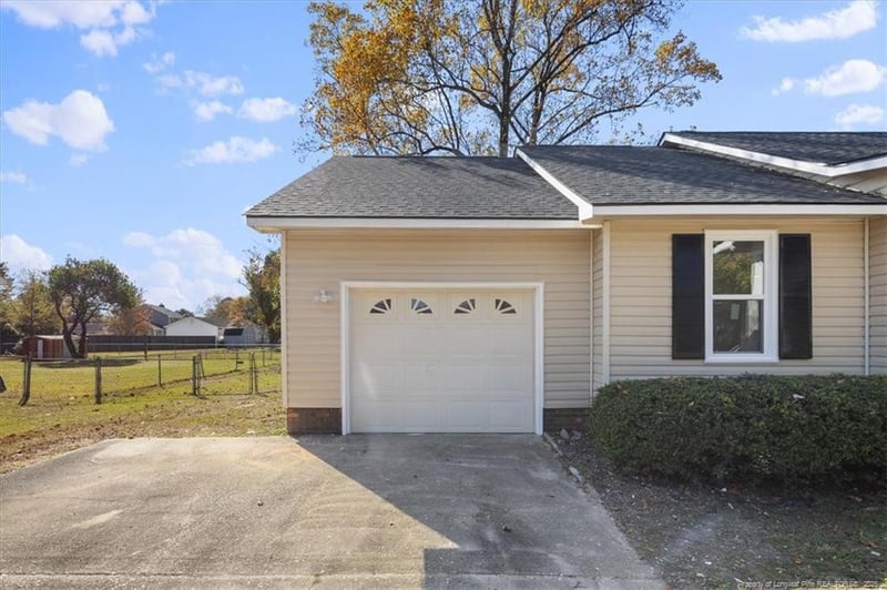 1886 Windlock Dr, Fayetteville, NC 28304