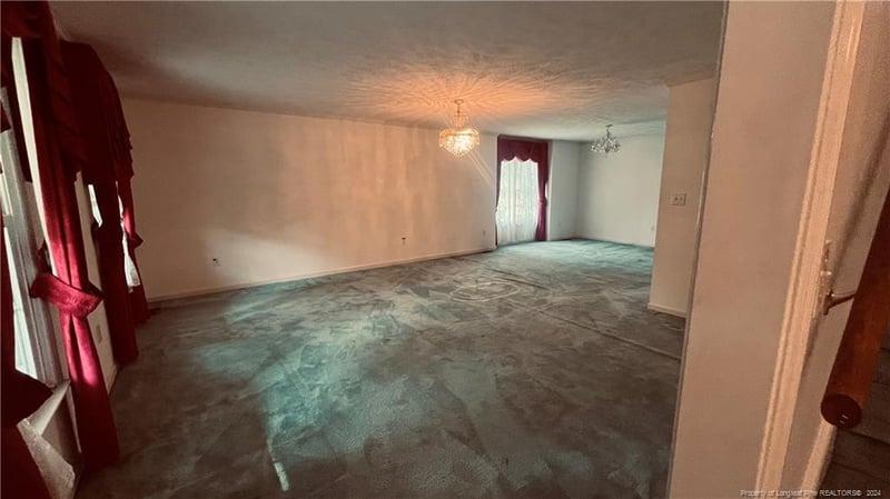 1888 Penrose Dr, Fayetteville, NC 28304