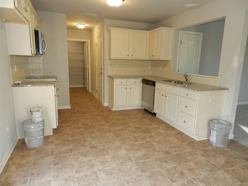 189 Cornfield Ln, Benson, NC 27504