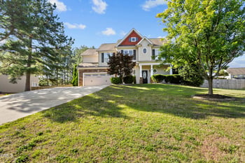 189 Kentucky Derby Ln, Lillington, NC 27546