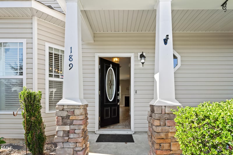 189 Kentucky Derby Ln, Lillington, NC 27546