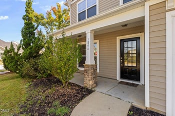 1894 Landstrom Ln, Fuquay Varina, NC 27526