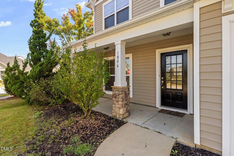 1894 Landstrom Ln, Fuquay Varina, NC 27526