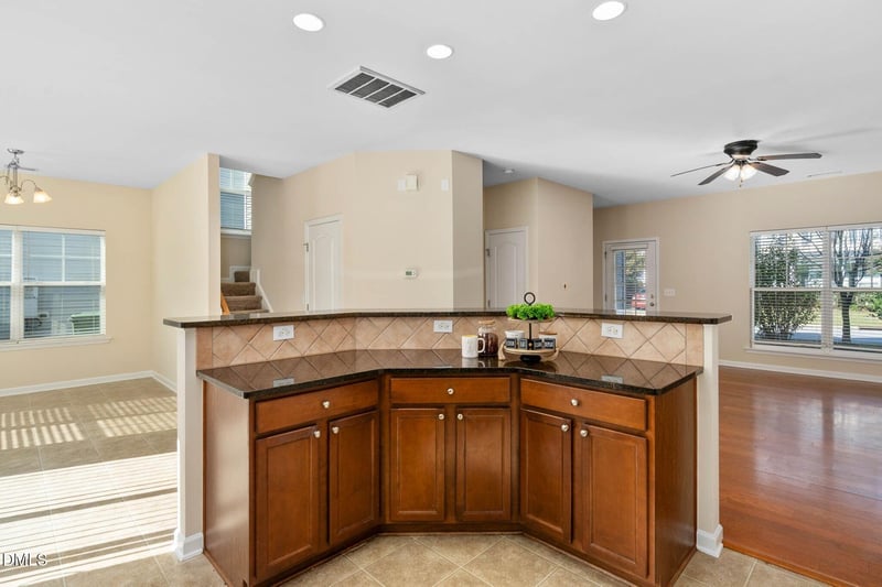 1894 Landstrom Ln, Fuquay Varina, NC 27526