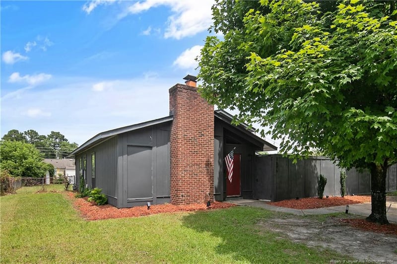 1895 Windlock Dr, Fayetteville, NC 28304