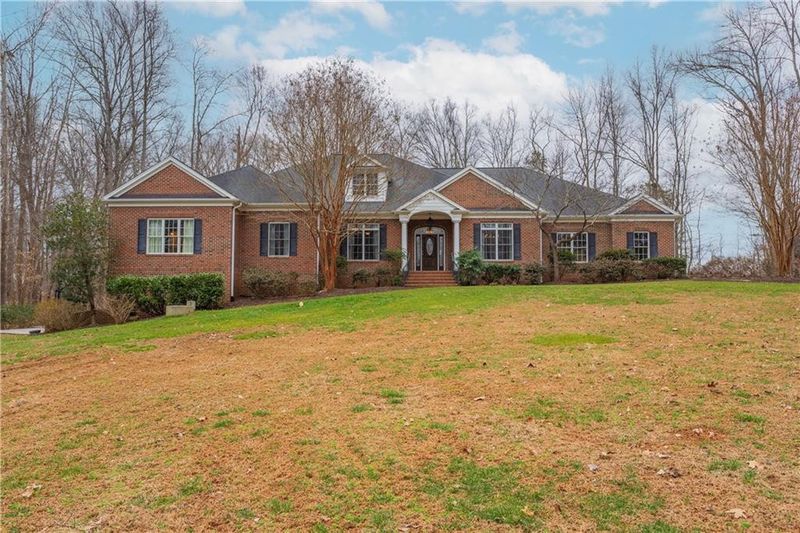 1898 Fairfield Dr, Burlington, NC 27215