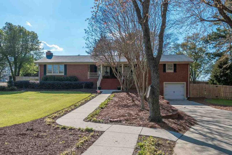 19 Atkins Rd, Fuquay Varina, NC 27526
