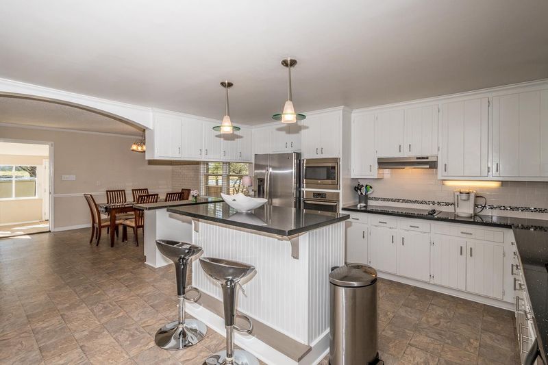 19 Atkins Rd, Fuquay Varina, NC 27526