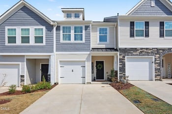19 Clear Bead Ct, Clayton, NC 27527