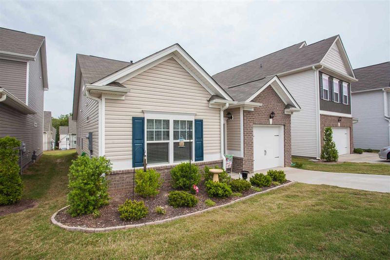 19 Crownview Ct, Clayton, NC 27527