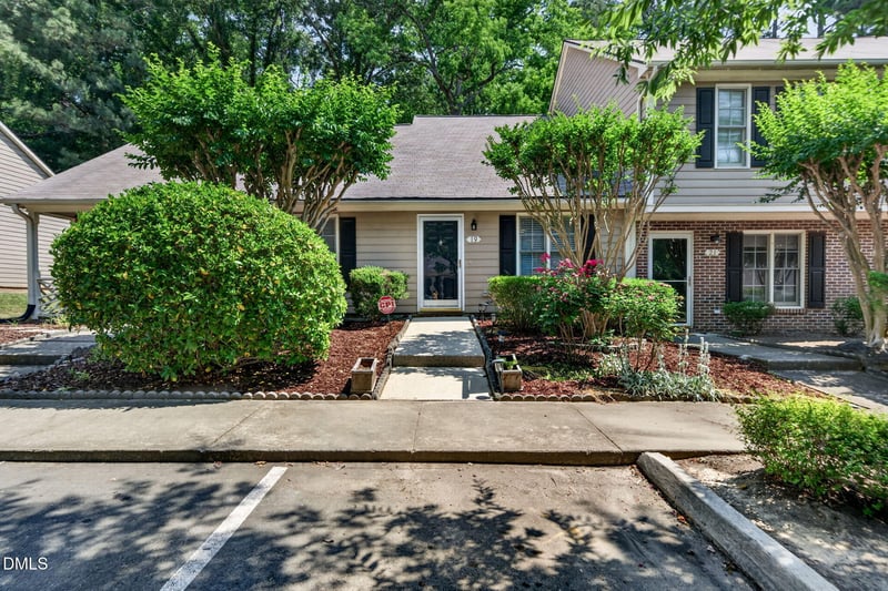 19 Crystal Oaks Ct, Durham, NC 27707