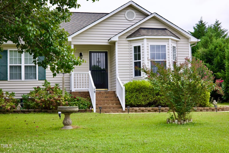 19 Marie Ct, Willow Springs, NC 27592